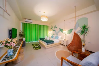 带阳台豪华双人间 — Patong Beach Side Hotel